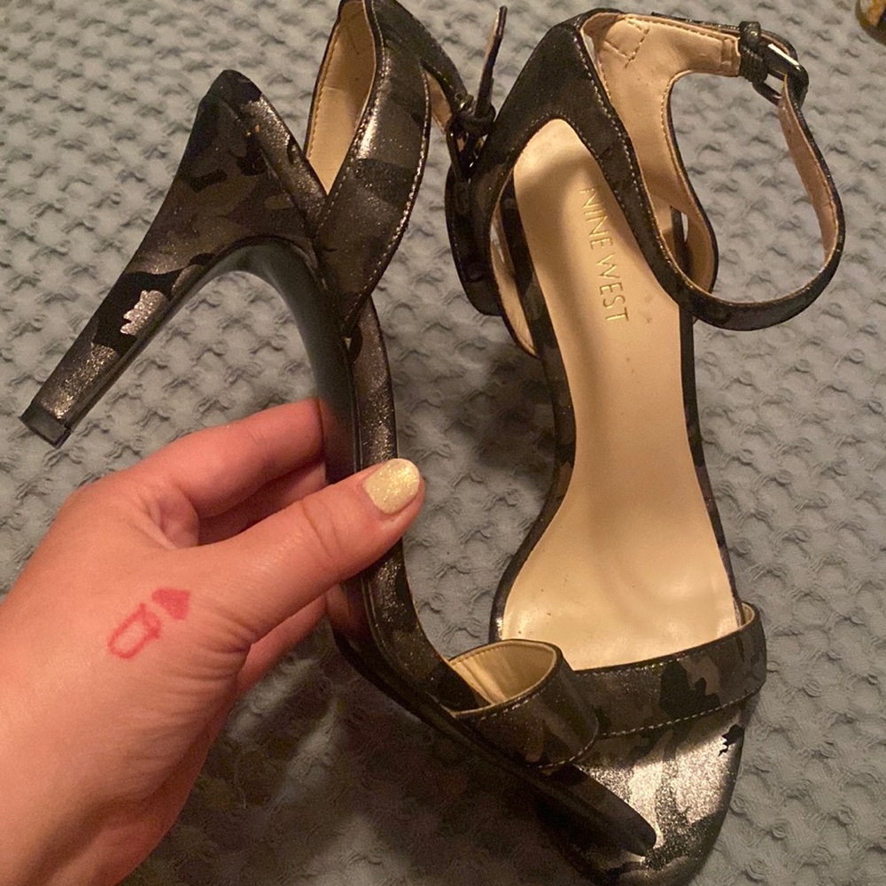 Nine West Black and Metallic Camo Heel